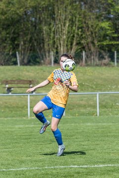 Bild 198 - B-Juniorinnen Bramstedter TS - SSV Hennstedt : Ergebnis: 3:7